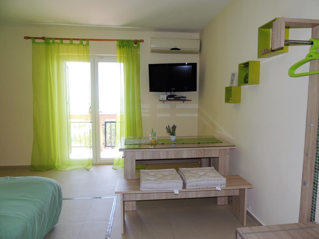 Apartments Denona Novalja Bagian luar foto