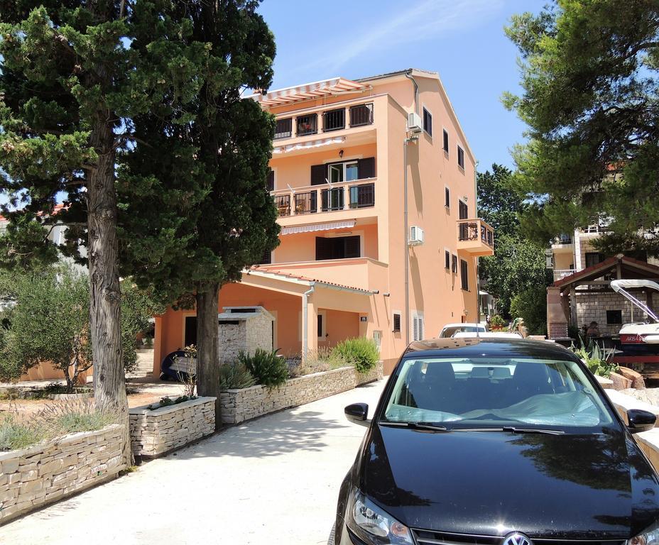 Apartments Denona Novalja Bagian luar foto