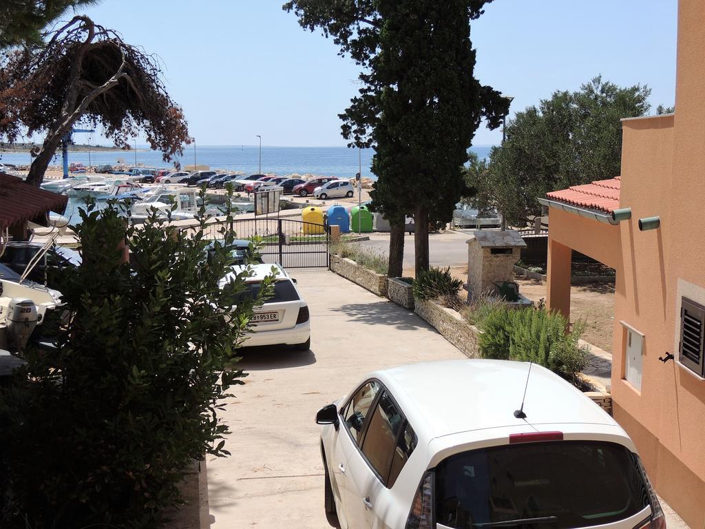 Apartments Denona Novalja Bagian luar foto